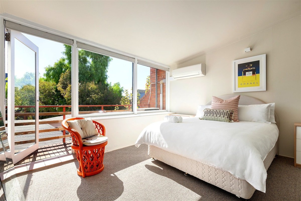 Little Charles gallery image 3