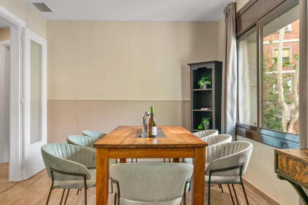 Classic Flat near Sagrada Familia / Shared terrace gallery image 5