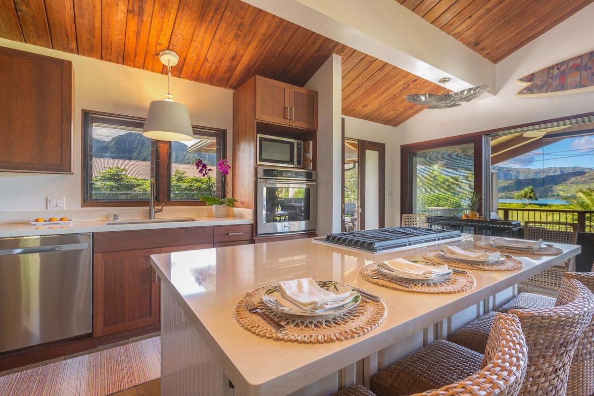 Nalu Hanalei, Stunning Hanalei Home Right By Beach gallery image 3
