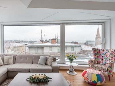 Wattgasse Penthouse with Panoramic Skyline 12