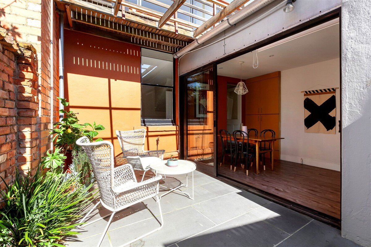 Little Charles gallery image 4