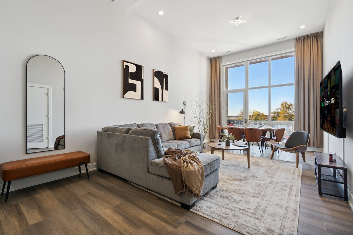 Penthouse•Skyline Views •10 min Downtown Sleeps 15