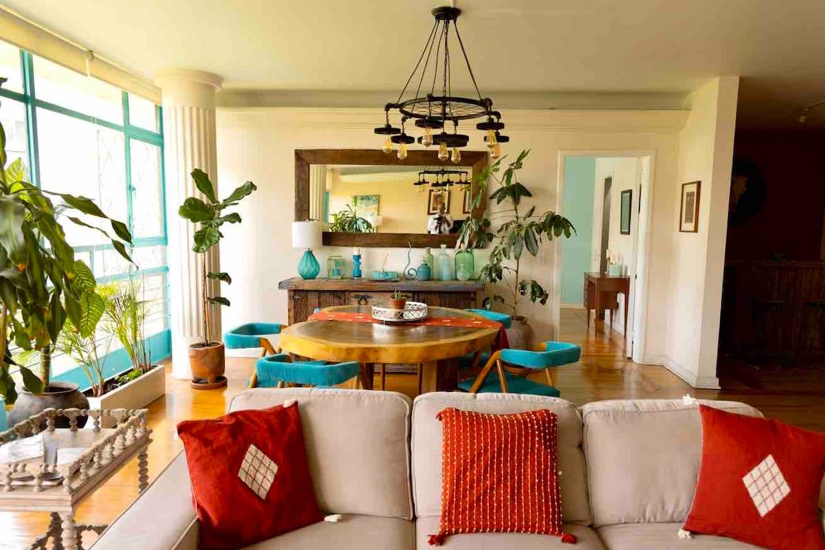 Mexican Charm large bright APT amazing location gallery image 5