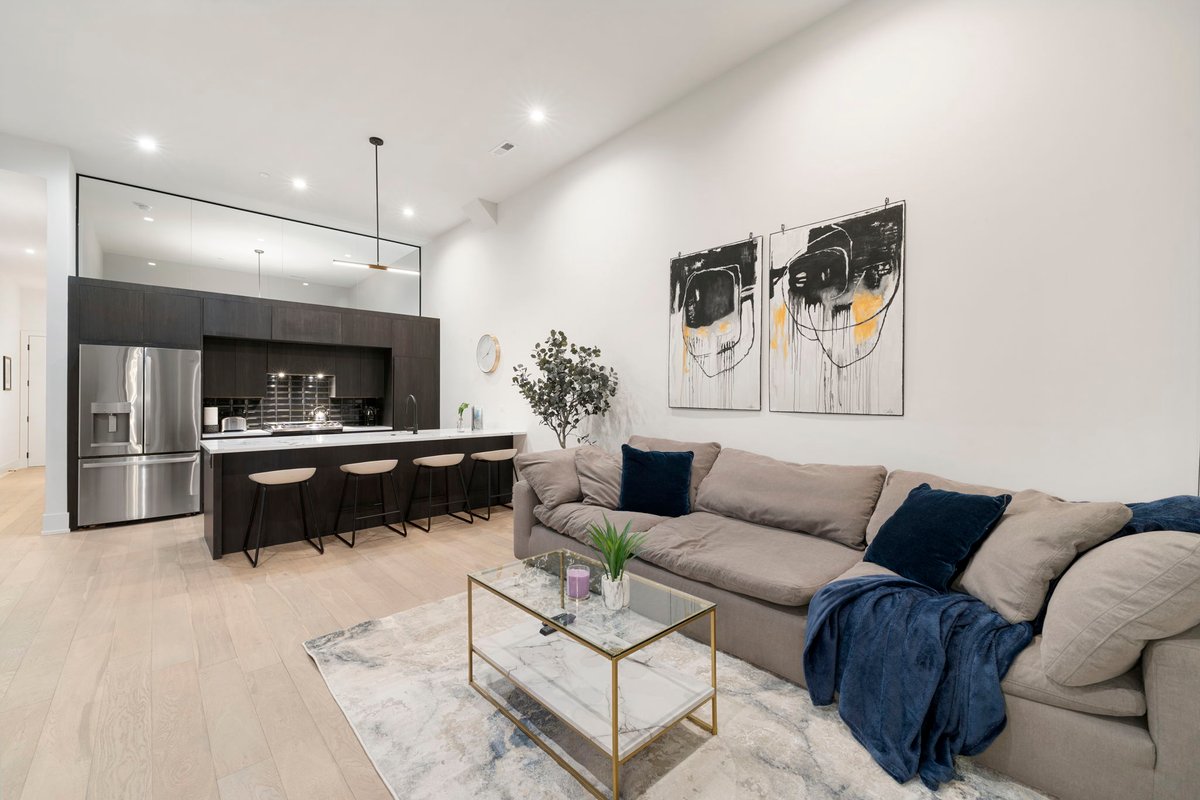 Riverfront Oasis in River North