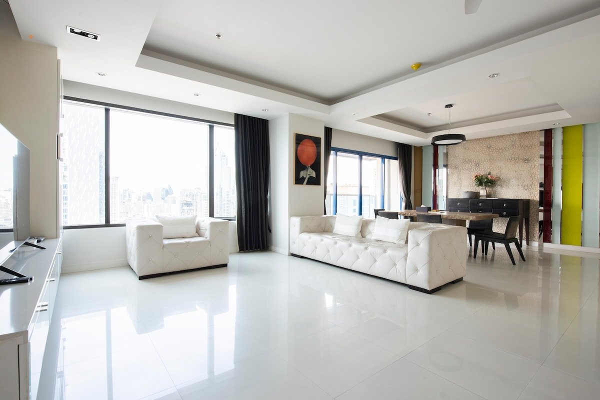 CBD, Luxury 2BR residence, 300 m to BTS Chit Lom gallery image 2