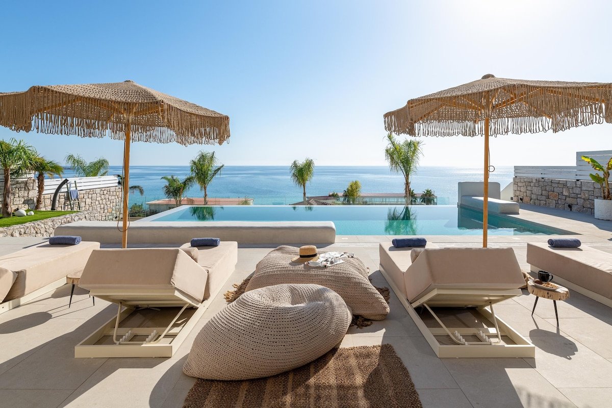 Lido White Villa gallery image 2