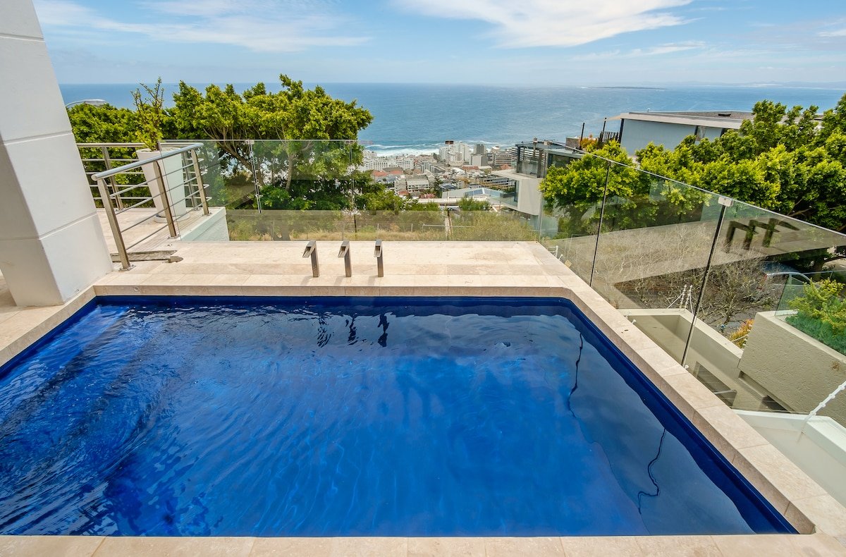 Ocean View Elegance – Majestic villa in Bantry Bay gallery image 2
