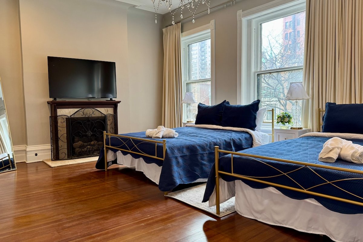 Spectacular Gilded Age Gold Coast Mansion w/Deck gallery image 4