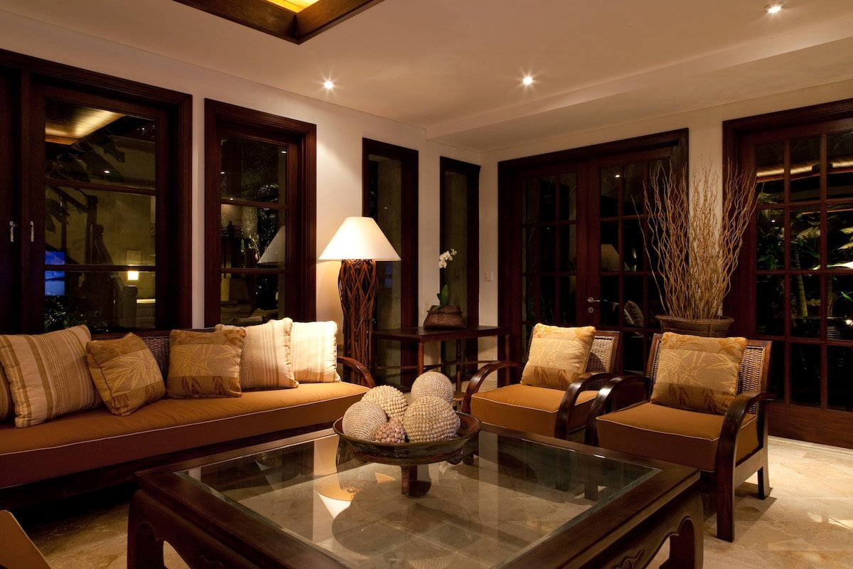 5 Bedroom Luxury Oceanfront Villa in Tanah Lot gallery image 4