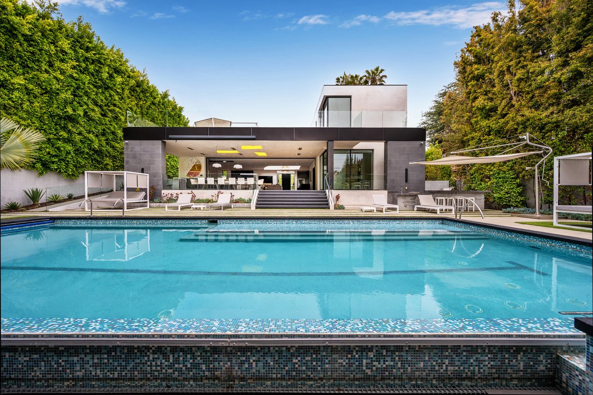 Modern Mansion In rodeo