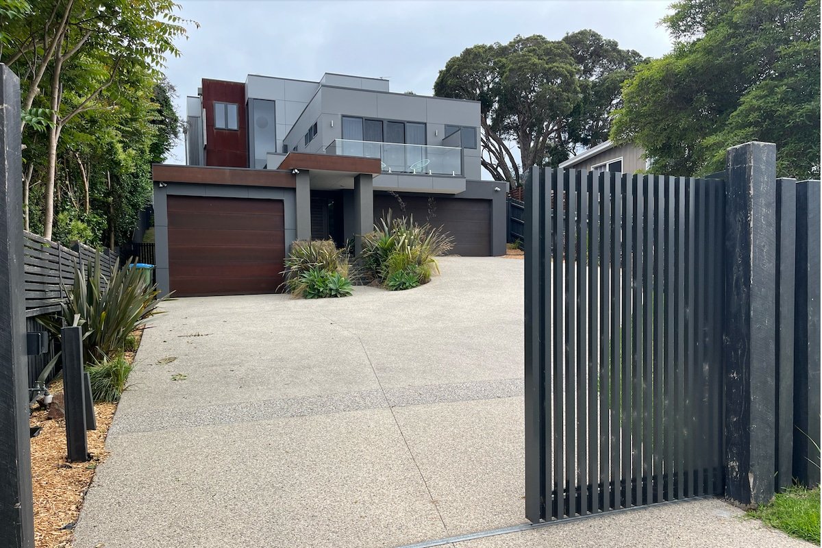 Whitecliffs of Rye – Luxe Bayside Haven gallery image 2