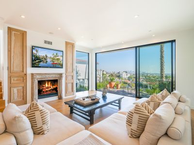 Top 5% Home. Luxe Oasis in Hollywood Hills w/ Pool