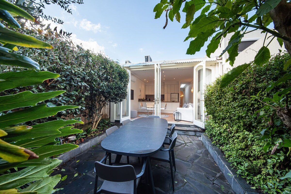 Hazel – the perfect escape in Hawksburn gallery image 3