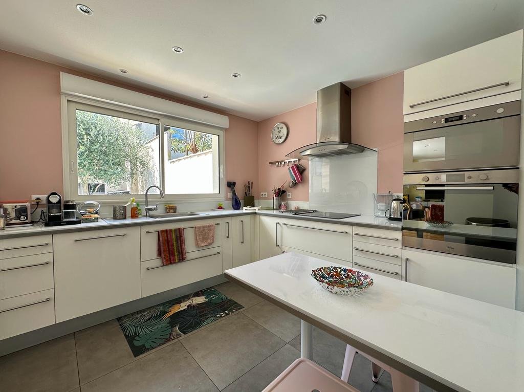 Villa centre ville avec piscine gallery image 5