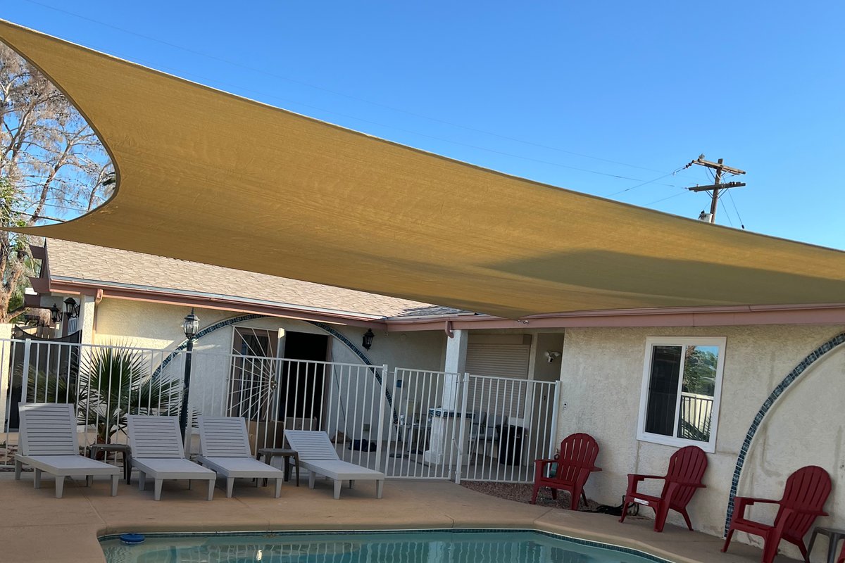 Las Vegas Luxury House/4BD3BA/Sleeps12/Pool/