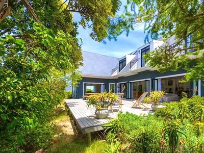 Stunning Ocean & Mountain Vistas in Hout Bay