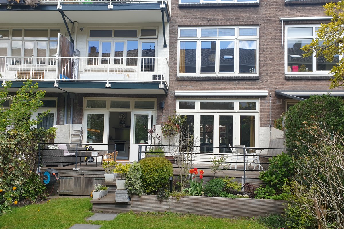 Spacious Family House with Garden in City Centre.