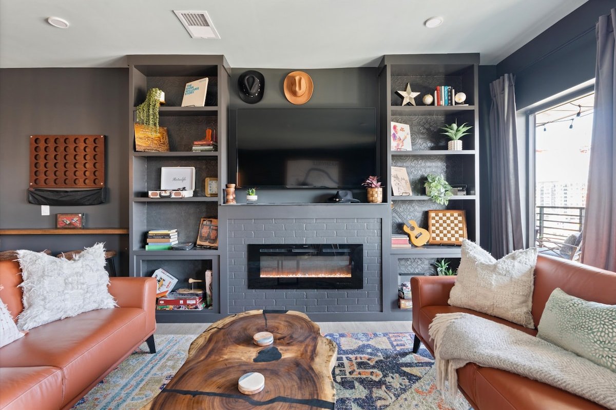 Neon Notes | Group Escape w/ Epic Bunk Room gallery image 5