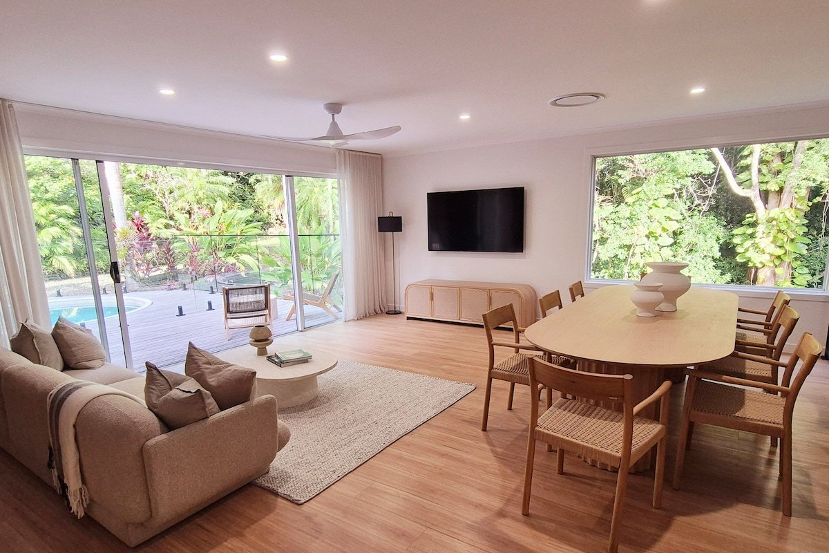 Tropical rainforest oasis – Black Lotus gallery image 5