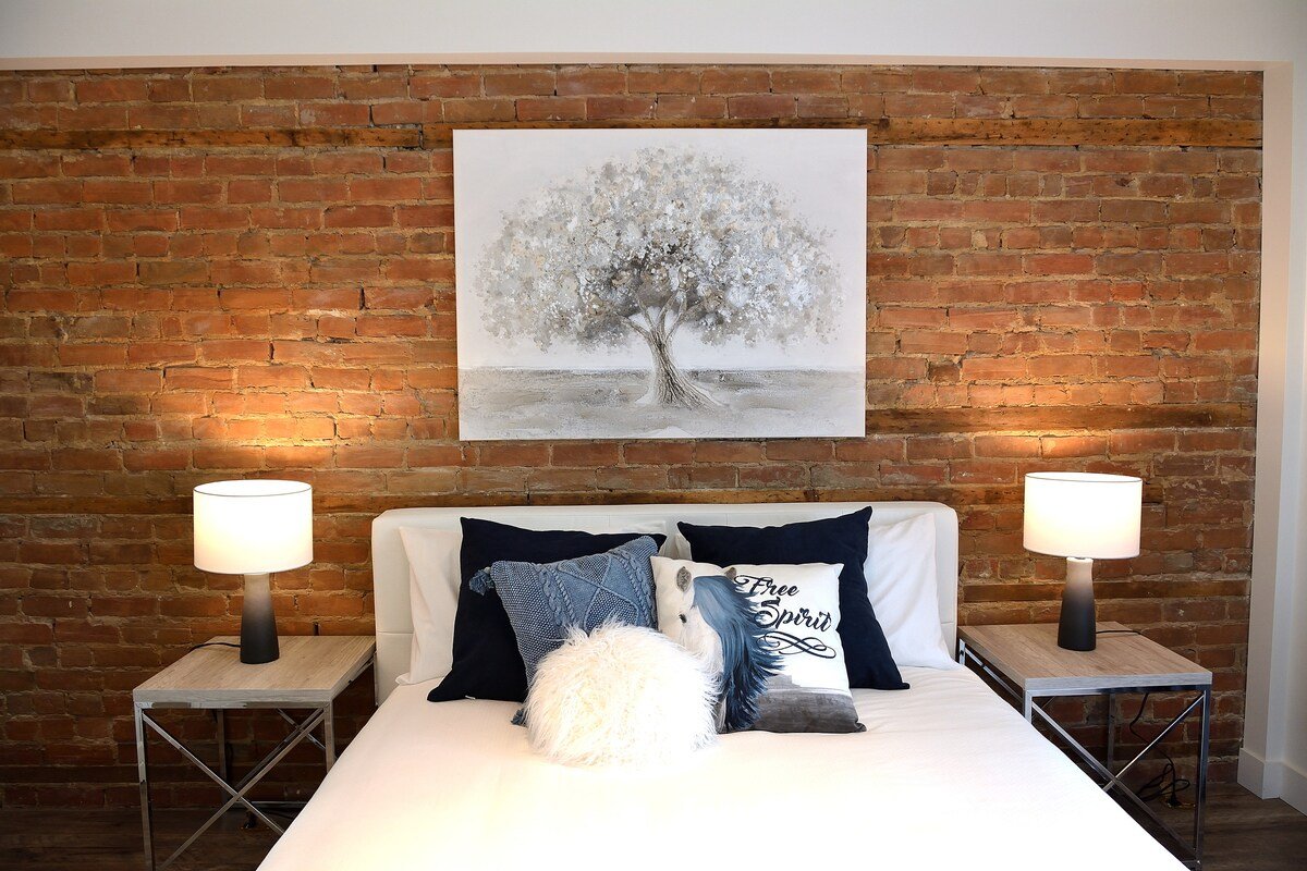 Rooftop Deck w/Mont-Royal views- 4 Full Bathrooms! gallery image 4