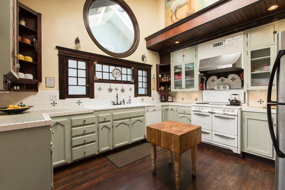 Best View in SilverLake~Spectacular 1909 Craftsman gallery image 4