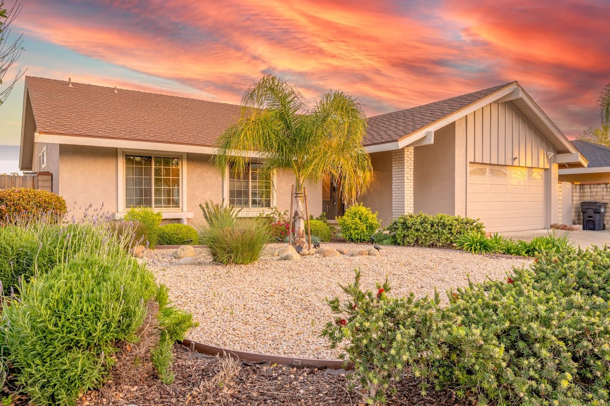 136 Modern Family Valencia Home-by-Magic Mountain gallery image 4