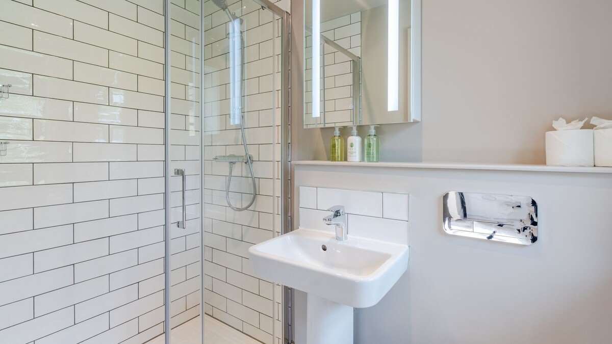 Old Laundry with hot tub, pet friendly, Winchcombe gallery image 2