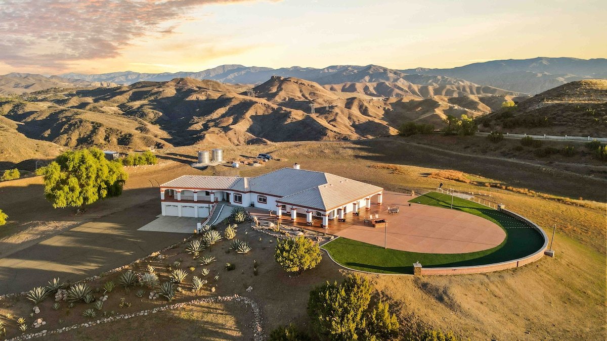 Beautiful private mountain estate on 10 acres gallery image 2