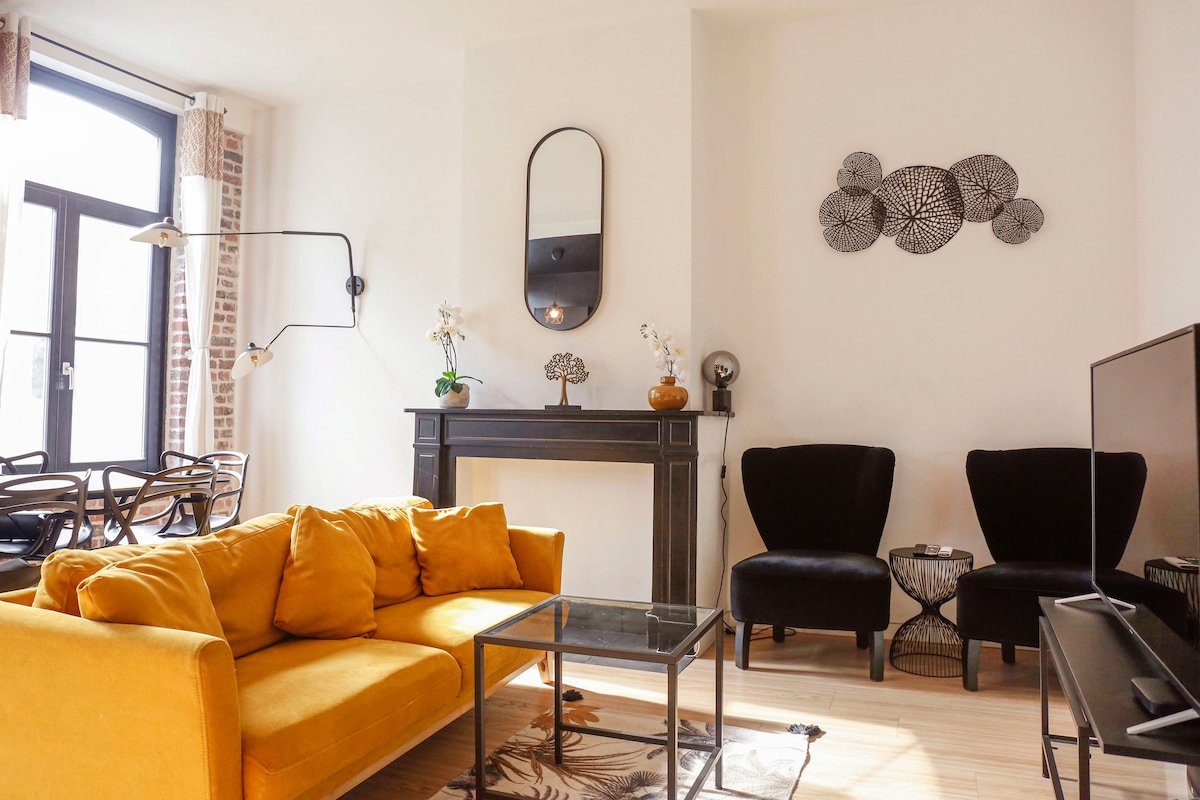 Stylish 3 Bedrooms+ A/C & Private Baths – EU Area gallery image 2