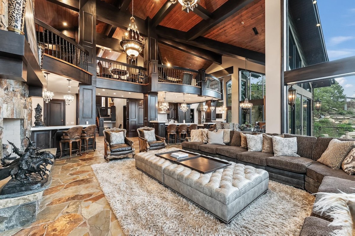 Sky Ridge Retreat-Ultra Luxe Deer Crest Chalet! gallery image 2