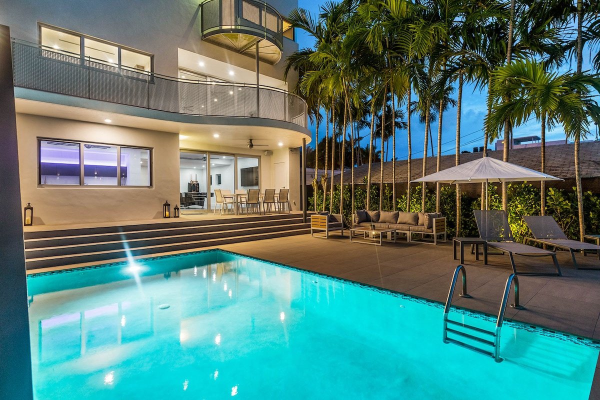 Waterfront Villa with Gym by Jatina Group gallery image 4