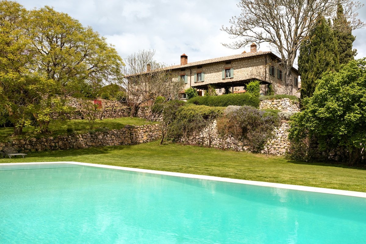 Aiola gallery image 3