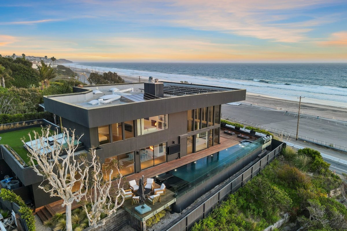 Surfside Malibu by Stay Awhile Villas gallery image 4