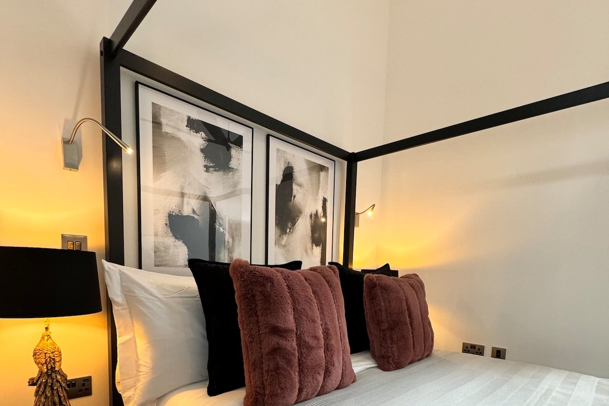 Chambers Residence 5* Tudor | 3BR | Penthouse gallery image 5