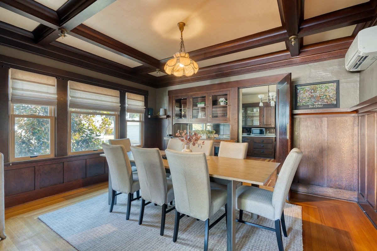 Spacious Group Retreat – 5BR – Sleeps 12 gallery image 4