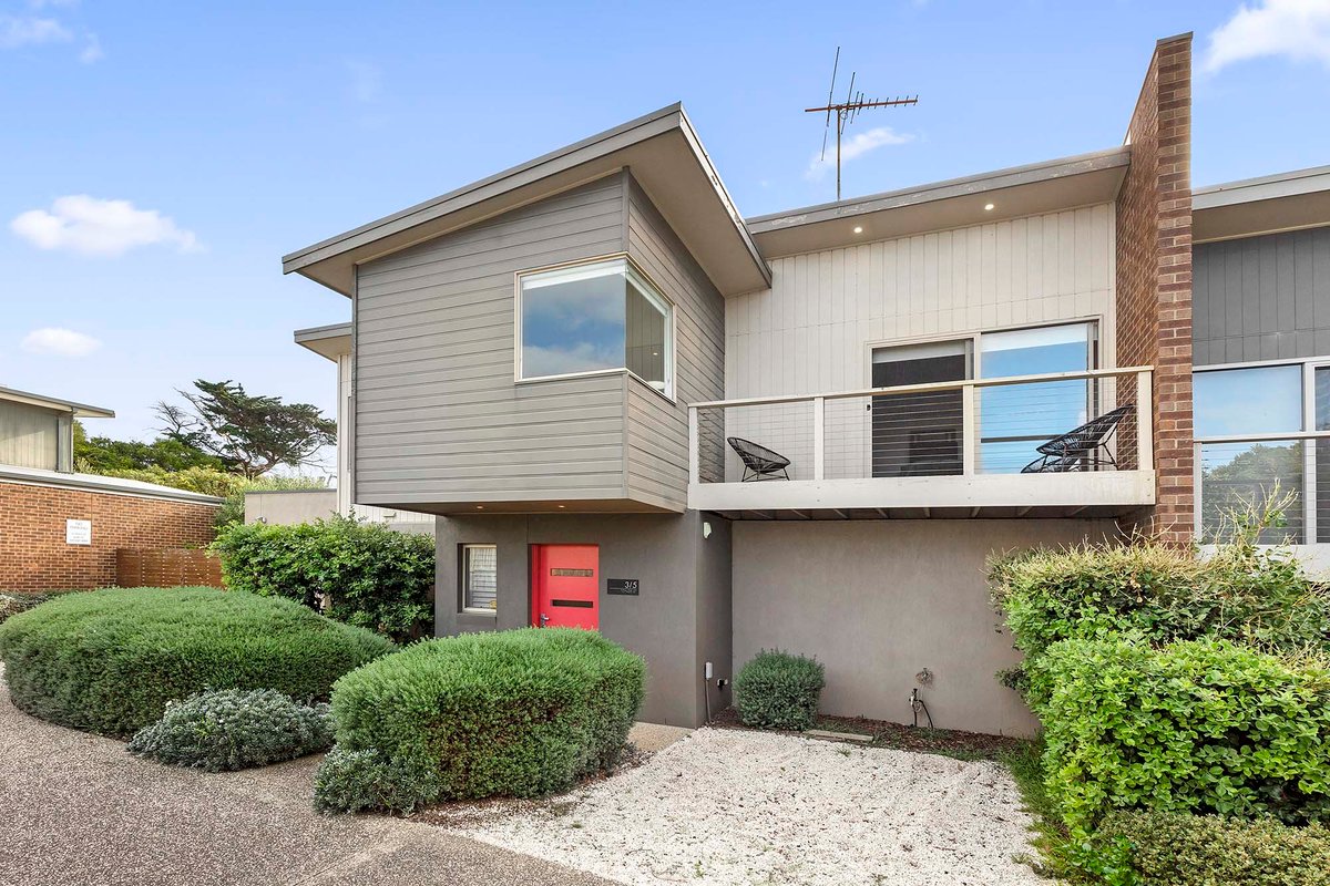 Stroll Away. Townhouse just a stroll to Ocean and