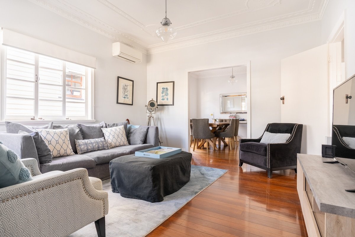 5 Bedroom House, CBD/New Farm, A/C, 4 Carparks gallery image 4