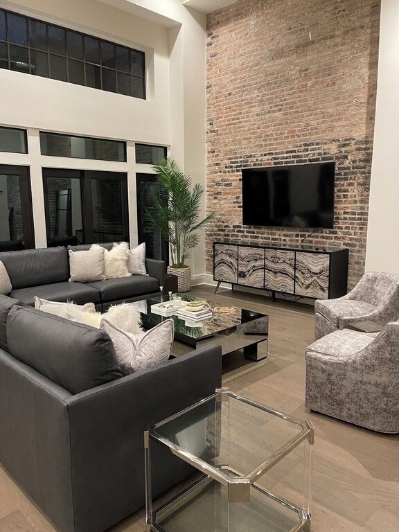 Charming Loft with Exposed Brick gallery image 3