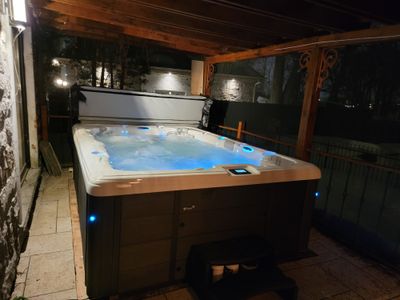 Amazing 8BR Suites Waterview, SPA & Pool