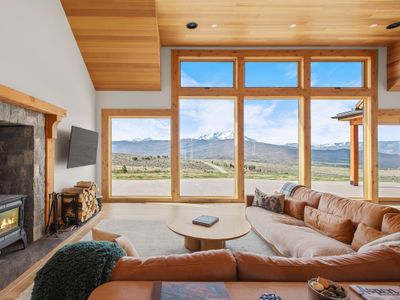 Hot Tub, Cold Plunge & Sauna, Mountain Views
