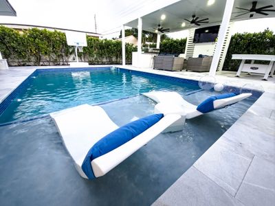 Luxe Oasis, Heated Salt pool, Hot Tub + Sauna