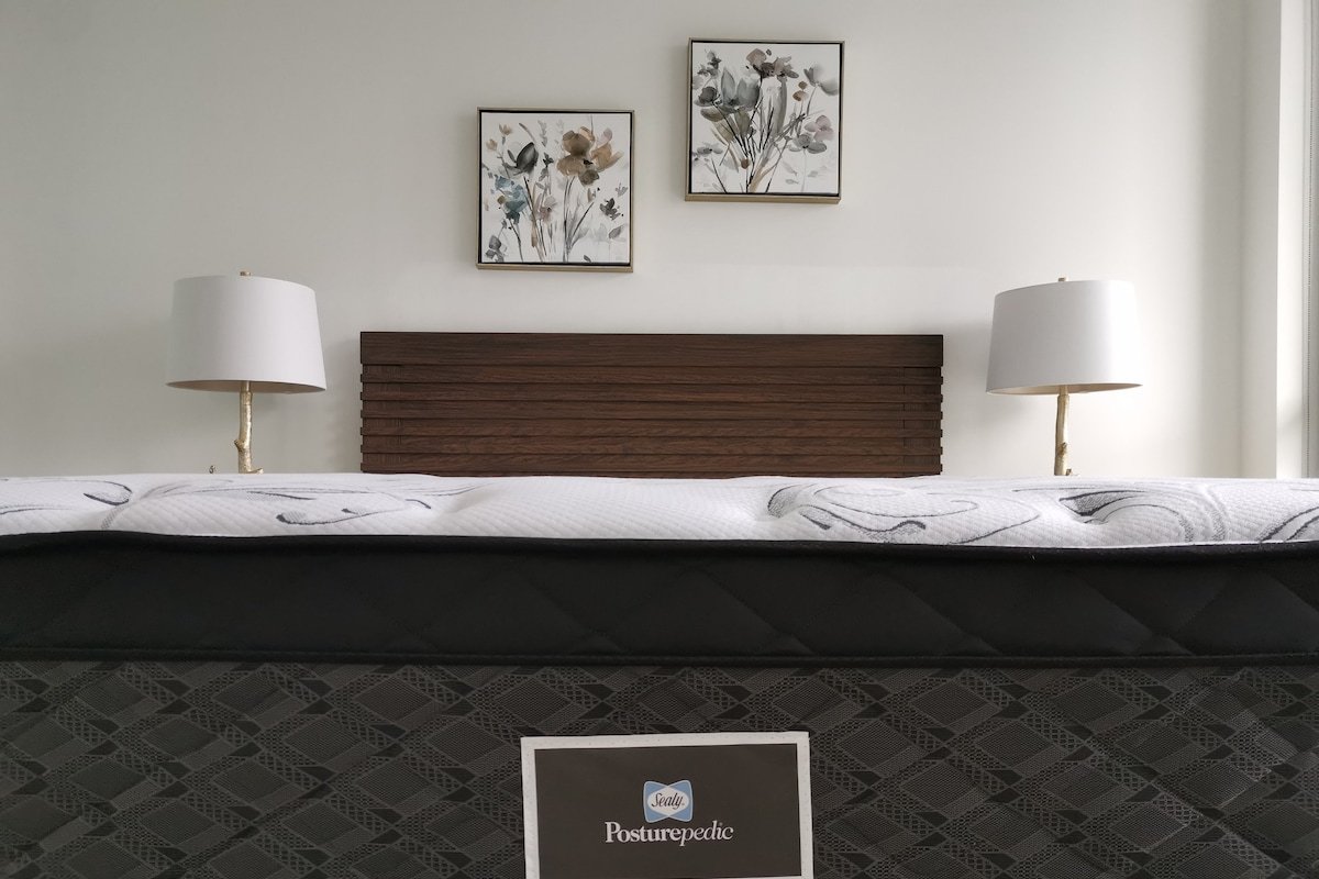 3BR&2BATH Condo CNT+Lake 2mins walk Subway Station gallery image 5