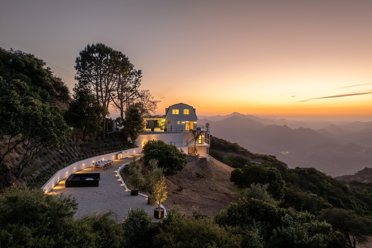 The Malibu Summit Sanctuary gallery image 2