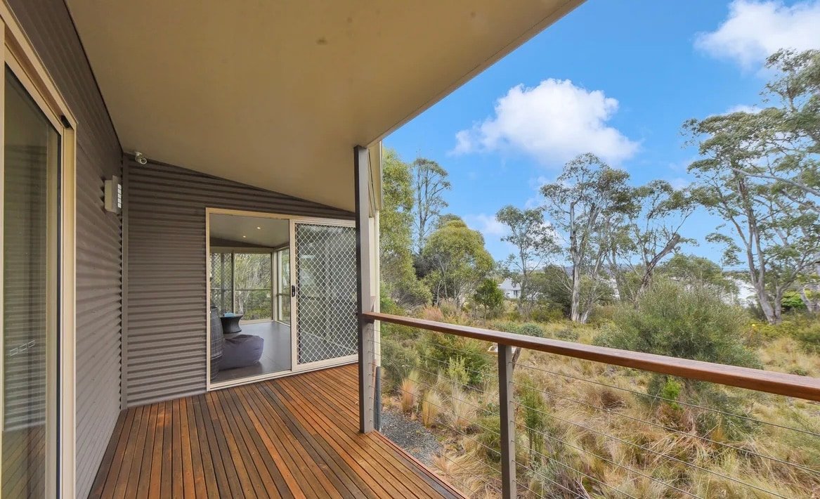 The Lake Retreat – 5 Beds, 2 Bathrooms gallery image 3