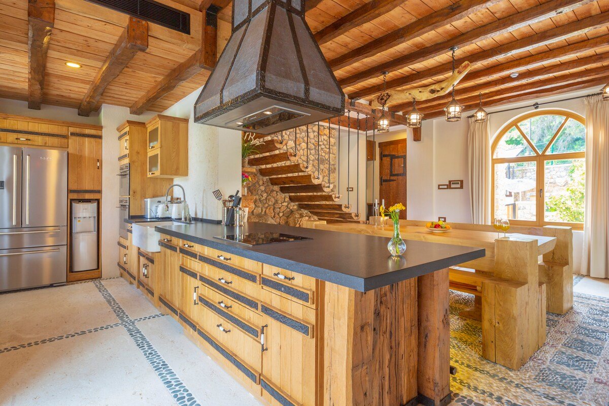 Private Island-Style Luxury Villa | Gemile Bay gallery image 4