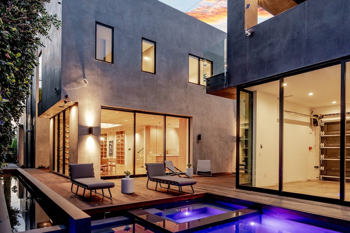 Modern, Resort-Style Home in West Hollywood gallery image 2
