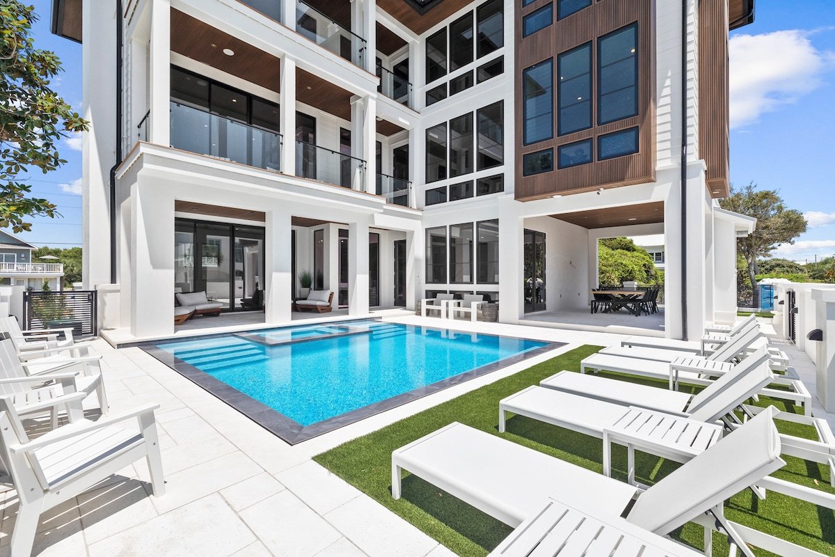 Above & Beyond|Easy Beach Access|Gulf Views|Pool gallery image 2