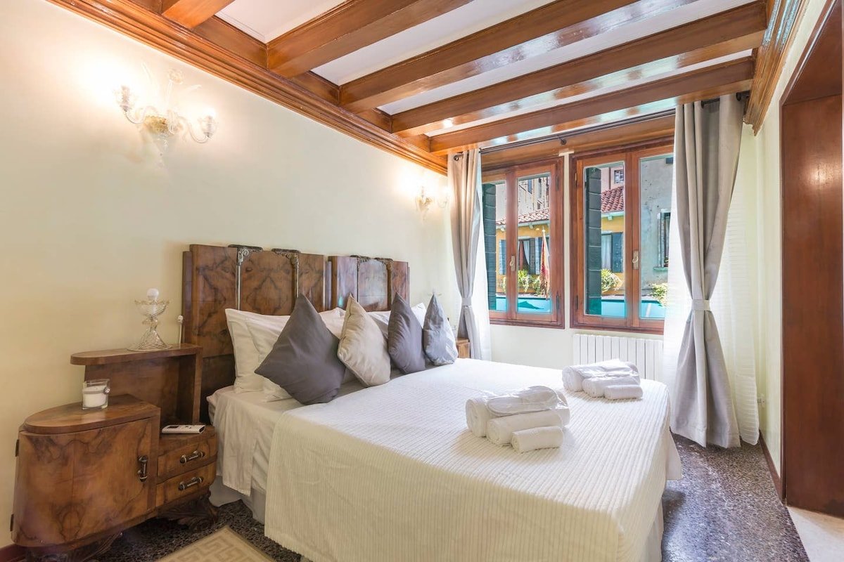 RESIDENCE SUITE IN VENICE gallery image 4