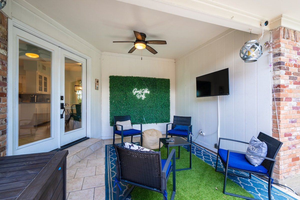 Cheerful 3-bed + Hot Tub; Wonderful Memories here! gallery image 3