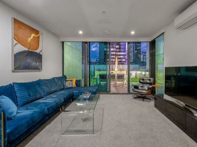 Exclusive Stays – Southbank Podium